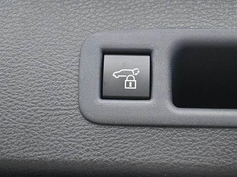 Certified 2026 Toyota Sienna XSE image 32