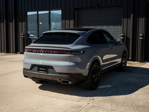 New 2026 Porsche Cayenne E-Hybrid image 9