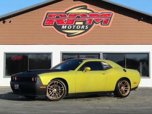 Used 2021 Dodge Challenger R/T Scat Pack w/ T/A Package image 2