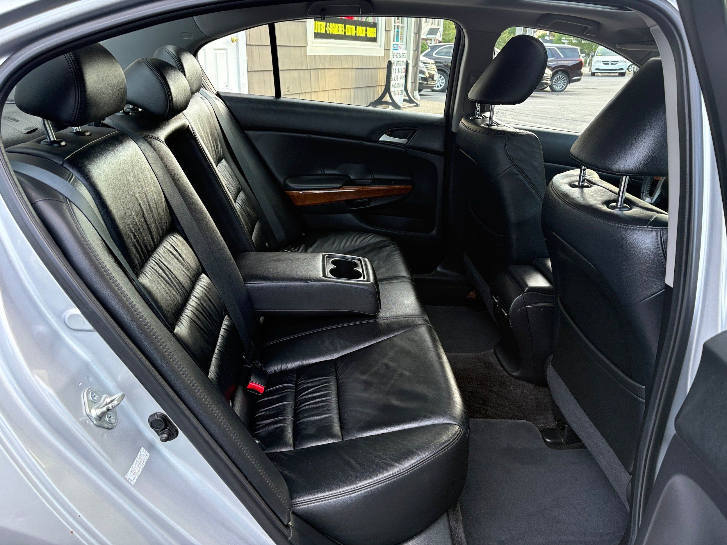 Used 2011 Honda Accord EX-L image 27