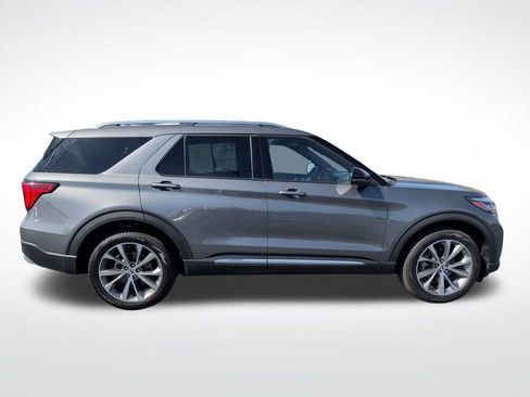 Certified 2025 Ford Explorer Platinum w/ Ultimate Package AWD/4WD image 9