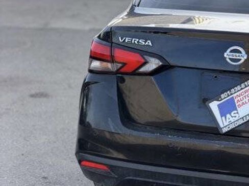 Used 2021 Nissan Versa SV image 6