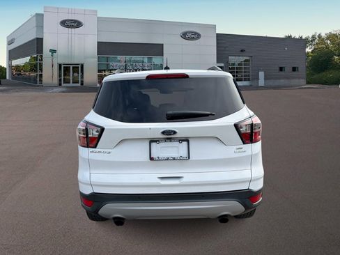 Used 2017 Ford Escape SE w/ Equipment Group 201A FWD image 8