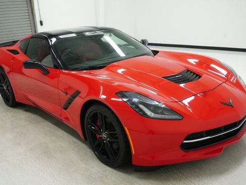 Used 2015 Chevrolet Corvette Stingray Coupe w/ ZF1 Appearance Package RWD image 3