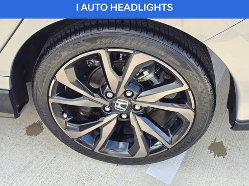 Used 2018 Honda Civic Sport image 10