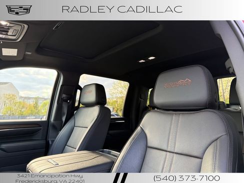 Used 2024 Chevrolet Silverado 2500 High Country w/ High Country Premium Package AWD/4WD image 2