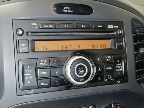 Used 2014 Nissan Juke S FWD image 20