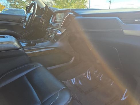 Used 2020 Chevrolet Suburban LT image 15
