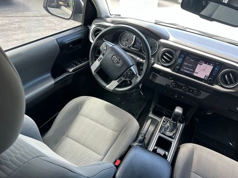 Used 2019 Toyota Tacoma SR5 RWD image 23