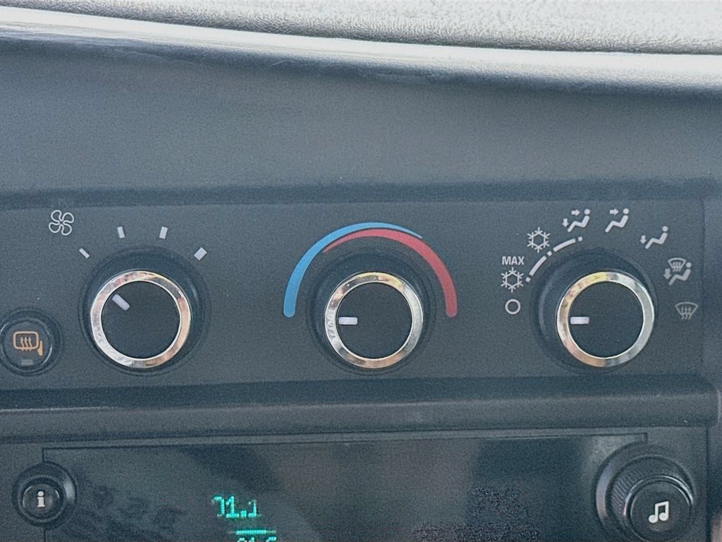 Used 2023 Chevrolet Express 3500 w/ Power Convenience Package RWD image 18