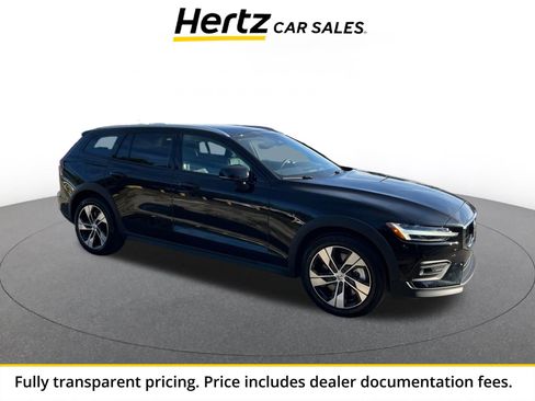 Used 2025 Volvo V60 B5 Cross Country Plus AWD/4WD image 1