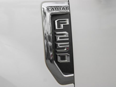 Used 2019 Ford F250 Lariat w/ Chrome Package image 52