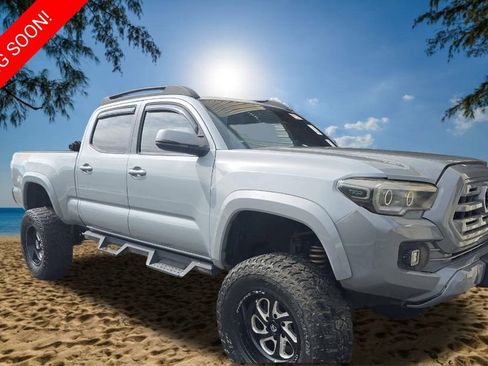Used 2018 Toyota Tacoma TRD Off-Road AWD/4WD image 1