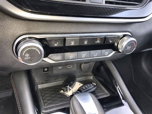 Used 2023 Nissan Altima 2.5 SR w/ SR Premium Package image 19