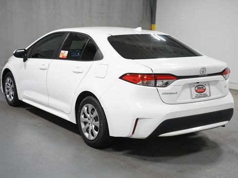 Certified 2022 Toyota Corolla LE FWD image 6