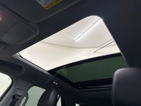 Used 2022 Ford Explorer XLT w/ Equipment Group 202A image 25