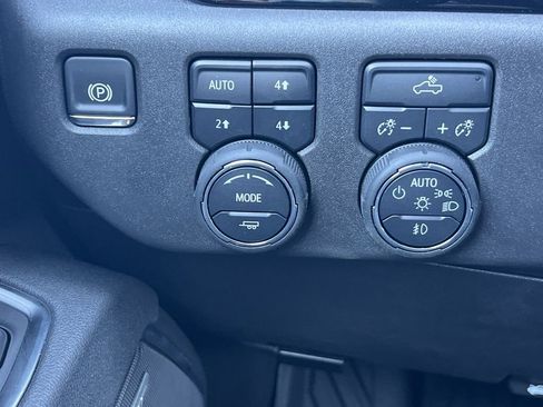 New 2025 Chevrolet Silverado 1500 LT Trail Boss w/ Convenience Package II image 11