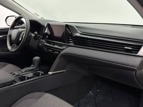 Used 2025 Toyota Camry LE FWD image 30