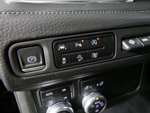 Used 2023 GMC Yukon Denali AWD/4WD image 19