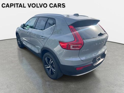 Used 2025 Volvo XC40 B5 Core AWD/4WD image 4