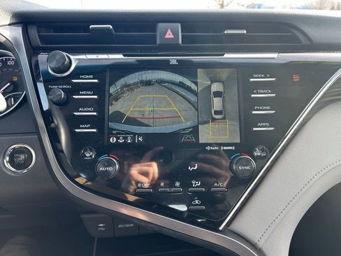 Used 2018 Toyota Camry XLE image 31