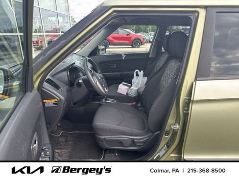 Used 2010 Kia Soul + FWD image 9