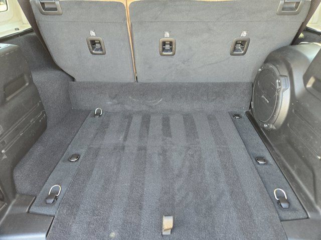 Used 2023 Jeep Wrangler Unlimited Sahara AWD/4WD image 32