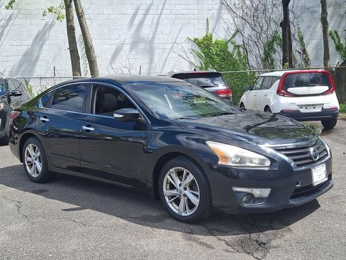 Used 2014 Nissan Altima 2.5 SV w/ Convenience Package FWD image 7