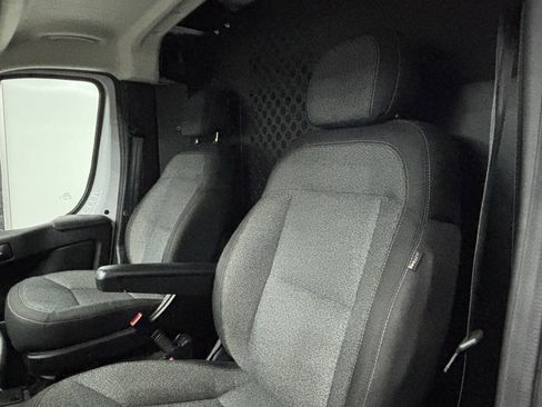 Used 2025 RAM ProMaster 2500 w/ U-Haul Equipment Group FWD image 19