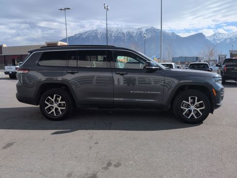 Used 2024 Jeep Grand Cherokee L Limited w/ Luxury Tech Group II image 2