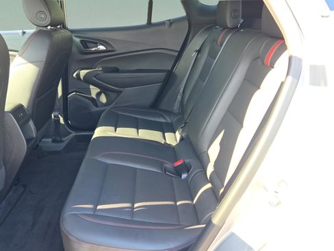 Used 2025 Chevrolet Trax RS image 11