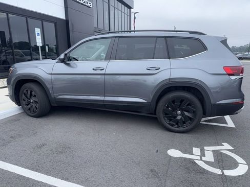 Used 2024 Volkswagen Atlas SE AWD/4WD image 4