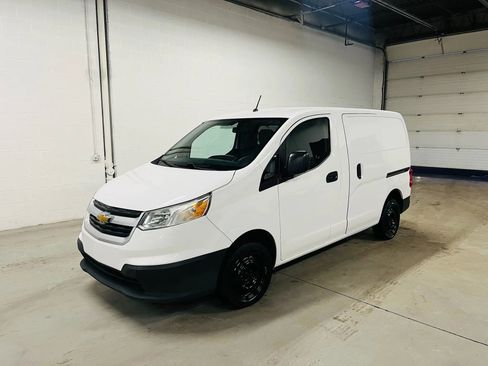 Used 2017 Chevrolet City Express LT image 2