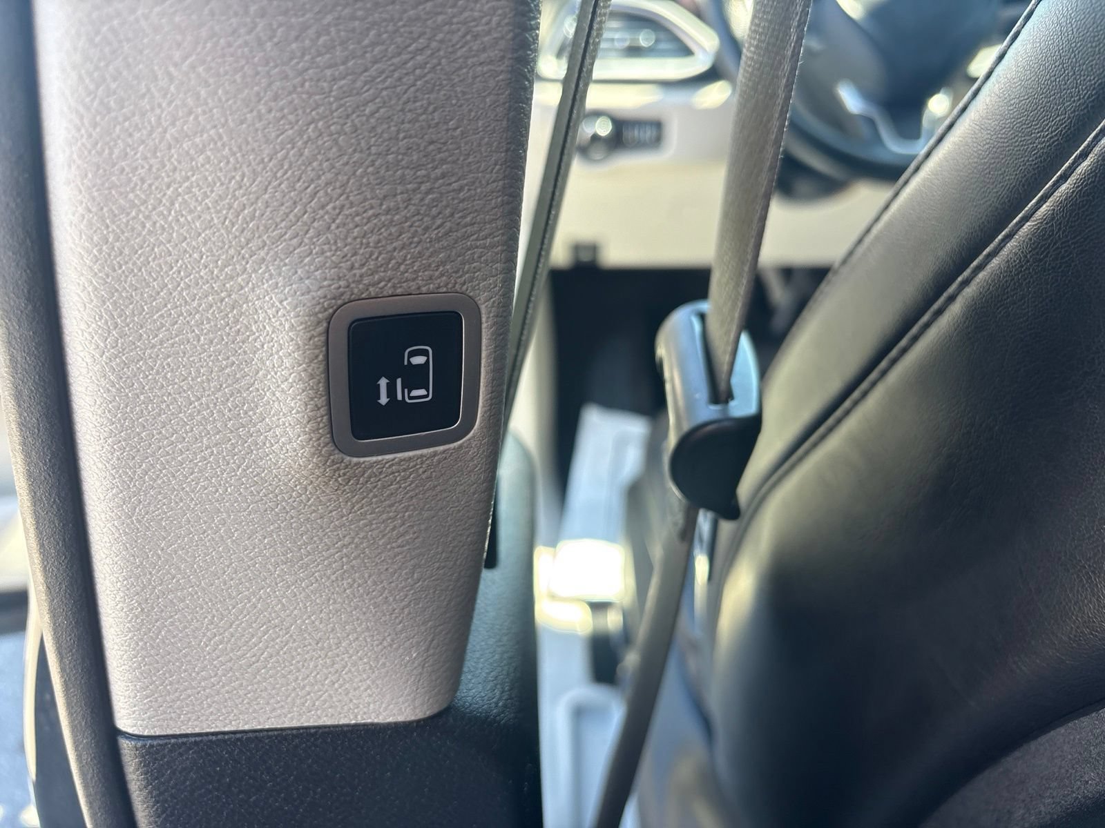 Used 2021 Chrysler Voyager Lxi FWD image 15