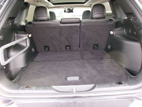 Used 2018 Jeep Cherokee Limited image 12