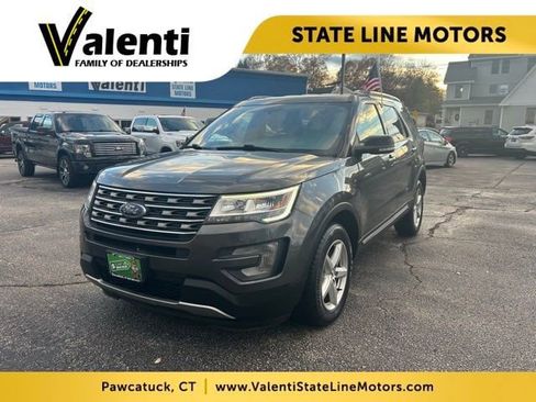 Used 2017 Ford Explorer XLT AWD/4WD image 1