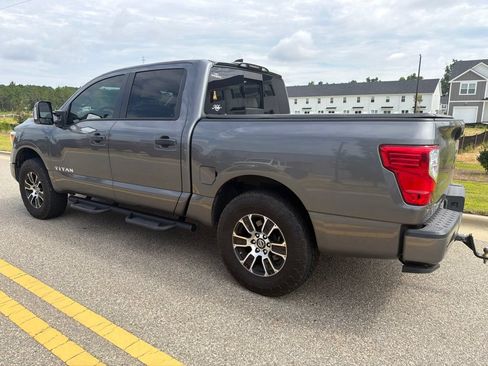 Used 2022 Nissan Titan SV w/ SV Convenience Package AWD/4WD image 7