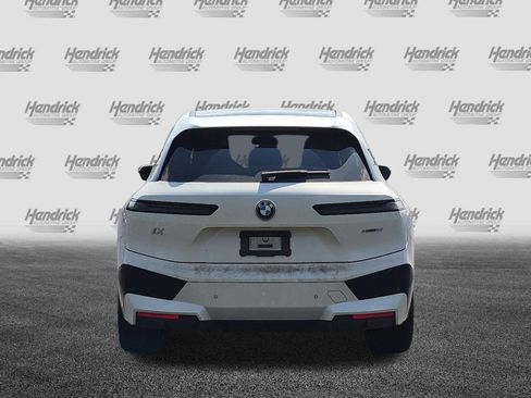 Used 2024 BMW iX xDrive50 w/ Premium Package AWD/4WD image 9