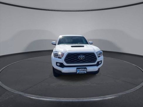 Certified 2021 Toyota Tacoma TRD Sport AWD/4WD image 3