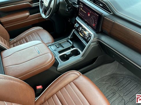 Used 2024 GMC Sierra 3500 Denali Ultimate image 18