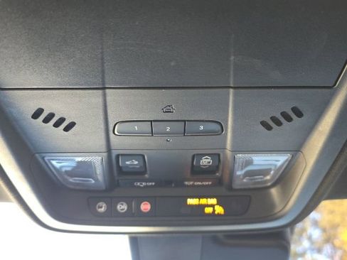 Used 2020 Cadillac XT4 Premium Luxury image 41