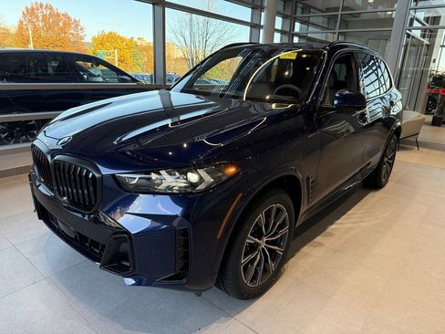 New 2026 BMW X5 xDrive40i w/ M Sport Package image 3