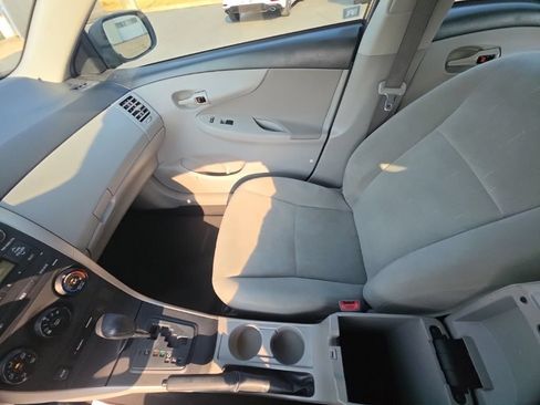 Used 2012 Toyota Corolla L FWD image 19