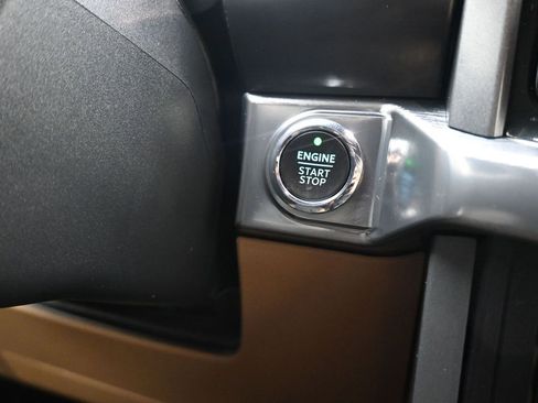 Used 2021 Ford F150 Lariat w/ Equipment Group 502A High image 27