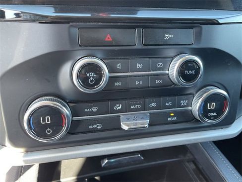 Used 2022 Ford Expedition XLT image 19