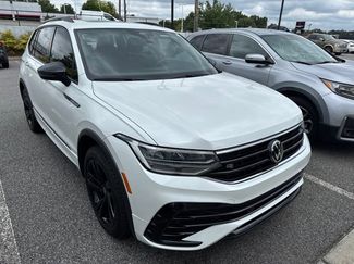 Used 2024 Volkswagen Tiguan SE R-Line FWD video 2