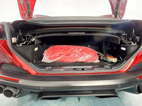 Used 2019 Ferrari Portofino RWD image 26