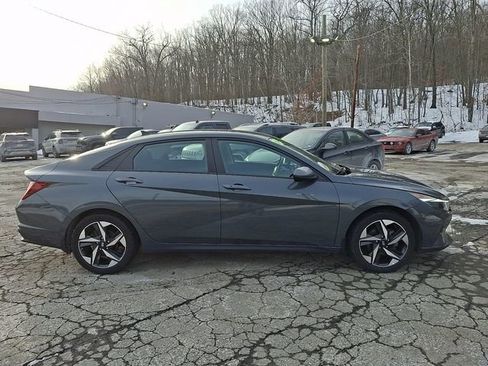 Used 2023 Hyundai Elantra SEL w/ Convenience Package image 7