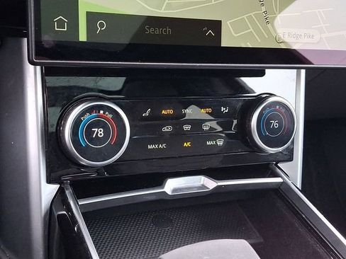 Used 2023 Land Rover Range Rover SE image 17