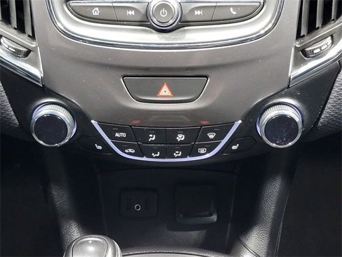 Used 2019 Chevrolet Cruze LT w/ Convenience Package image 20